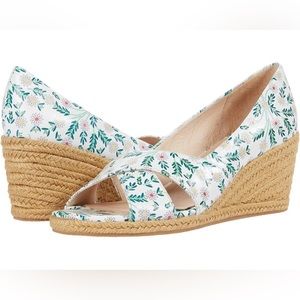 Brand new in box Jack Rogers Palmer crisscross wedge espadrille. Size 10